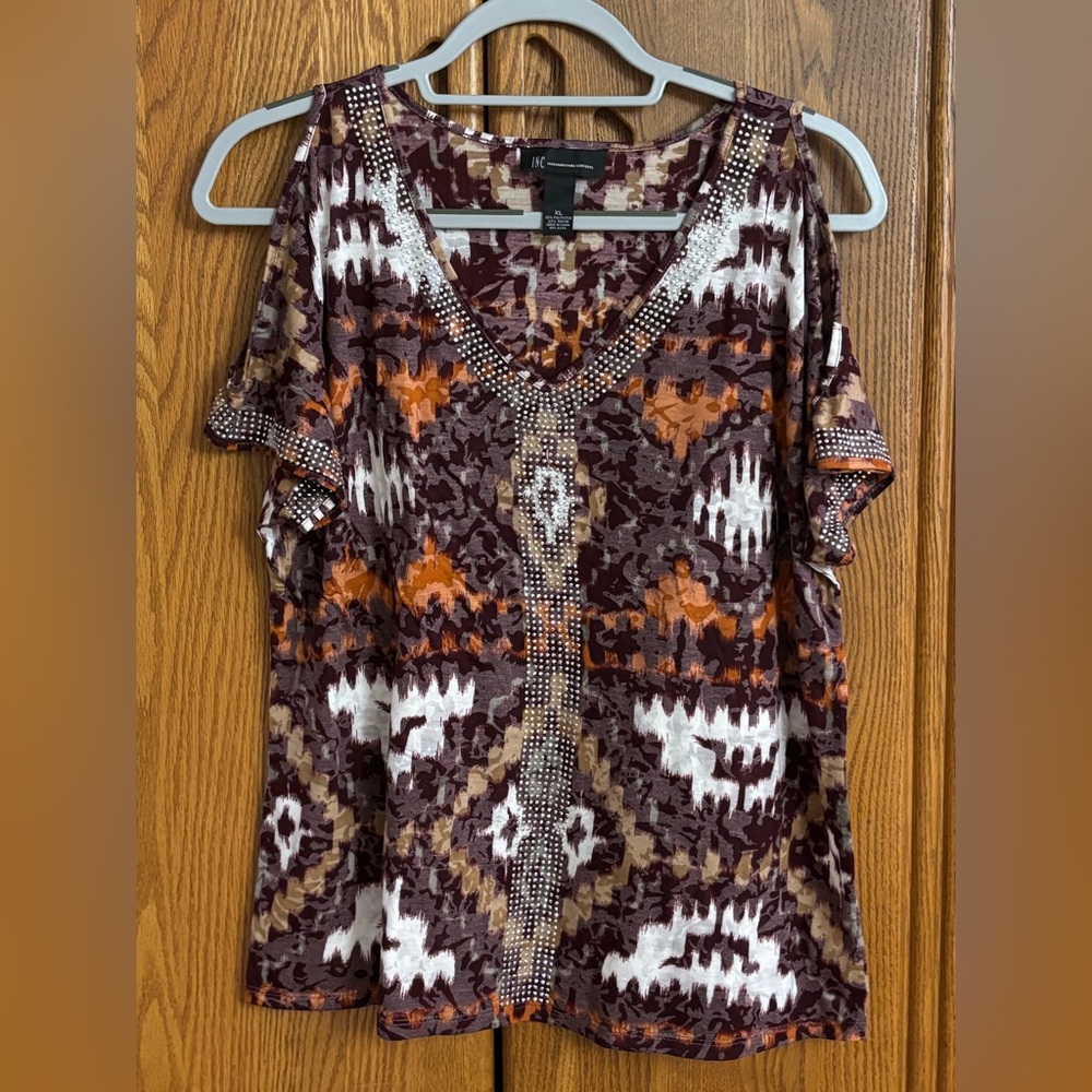 INC International Concepts Women's Patterned V-Neck Cold Shoulder Top